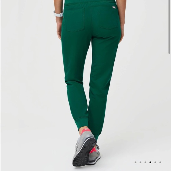 NWT FIGS JOGGERS NURSE PANTS IN HUNTER GREEN - Picture 8 of 11